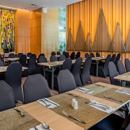 Doubletree By Hilton Jakarta Kemayoran Buitenkant foto