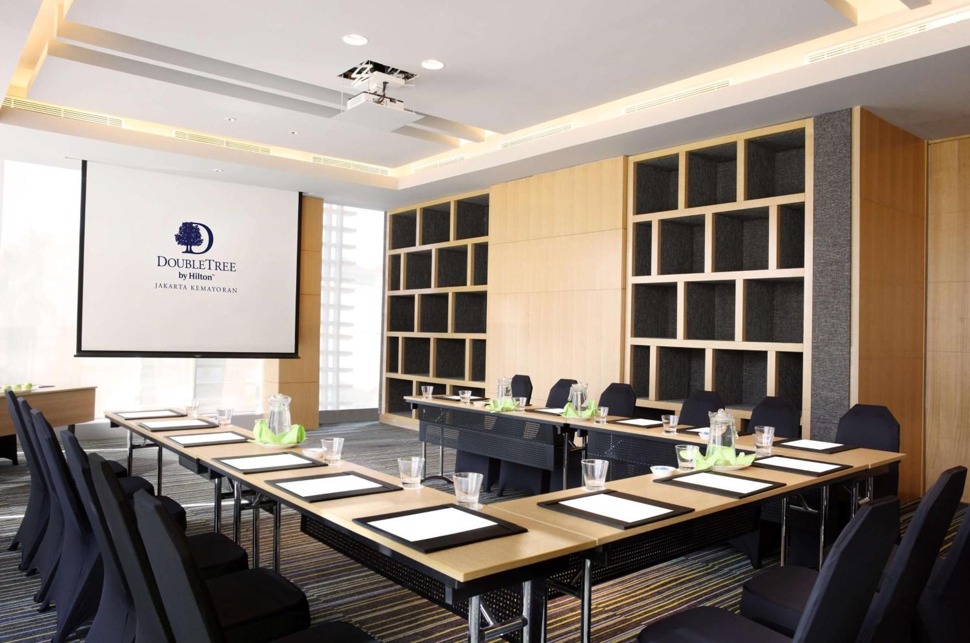 Doubletree By Hilton Jakarta Kemayoran Buitenkant foto
